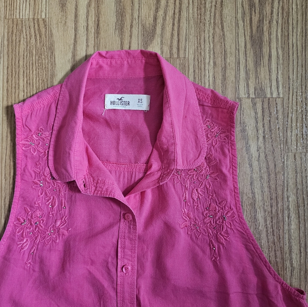 HOLLISTER PINK WOMEN'S TOP SHORTSLEVE‎ SIZE XS embroided - Picture 6 of 6